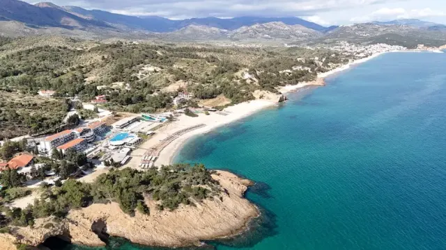 Lato nascosto delle spiagge sabbiose a Pietrasanta